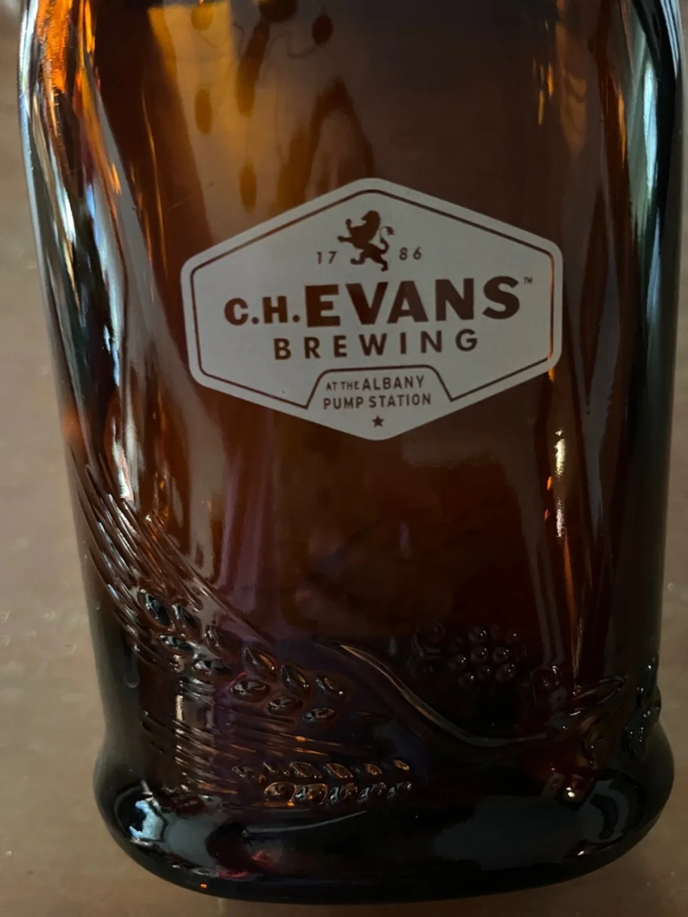 C.H. Evans Amber Glass Swing-Top Growler - Refillable Beer Bottle - Picture 3 of 4